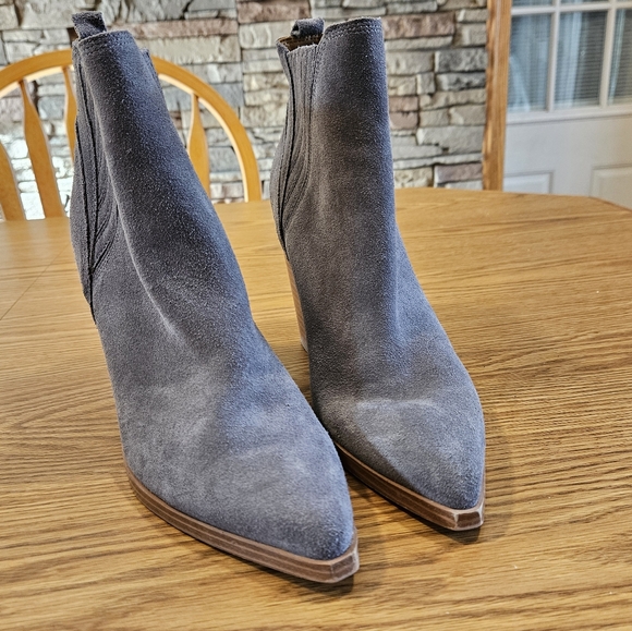 Marc Fisher ML Gadri Gray Leather Ankle Cowboy Boots - Picture 6 of 7